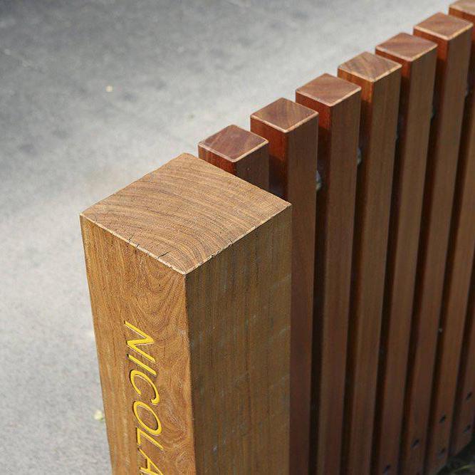 Houten hek voor brug