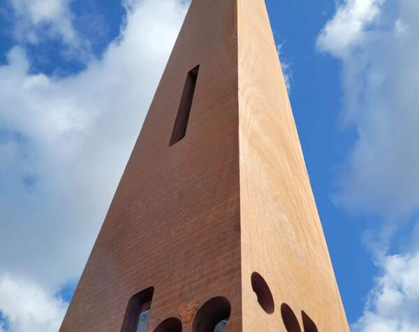 Azobe hardhout voor kunstobject MonoXylon