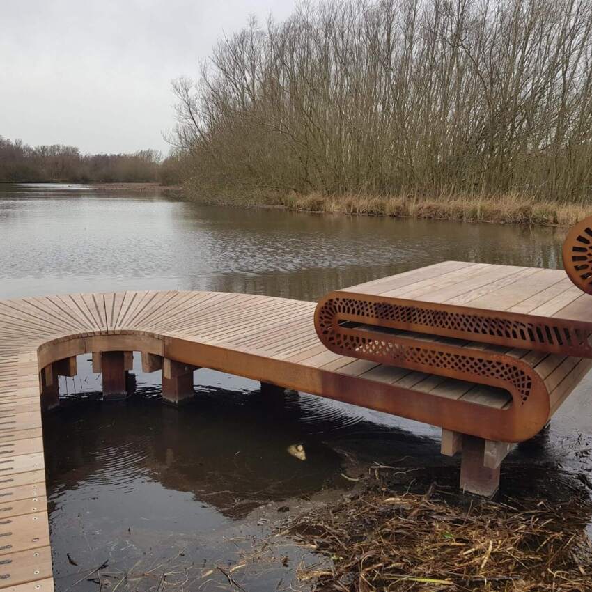 Cumaru steiger met organische 'slangen' vormen