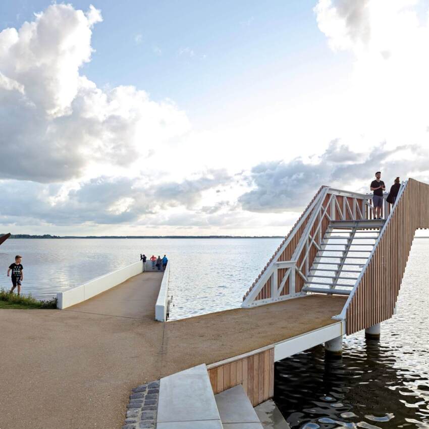 Gecertificeerd tropisch hardhout voor uitkijktoren en brug