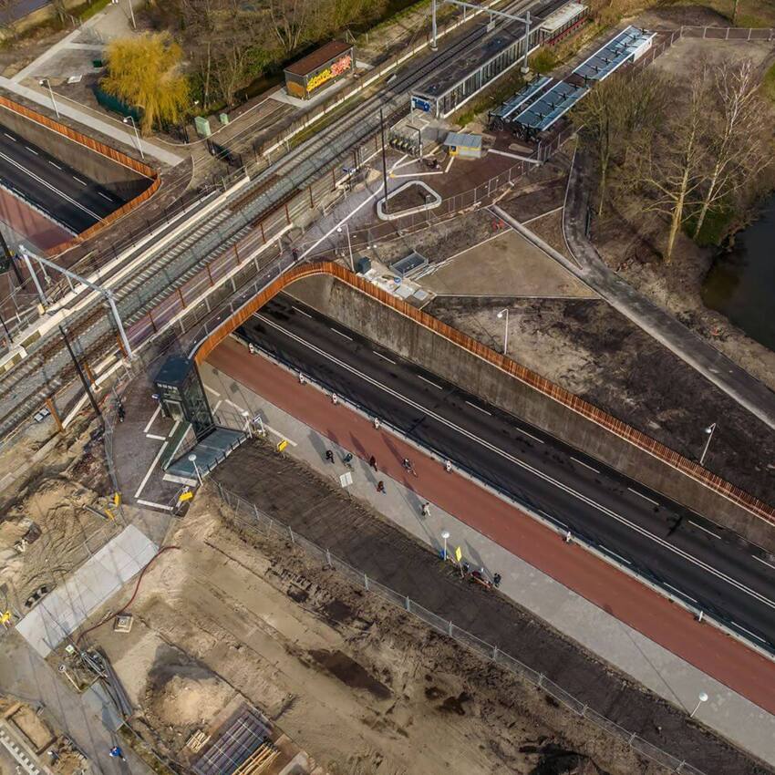 Bovenaanzicht Jabota treinviaduct Diemen