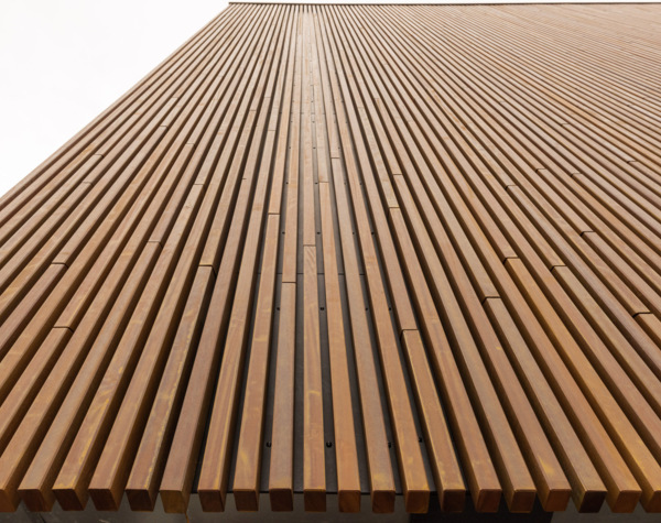 houten gevebekleding ijsfabriek