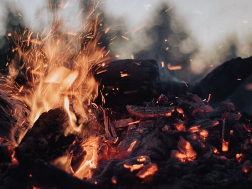 Brandend hout: een brandveilige houten gevel bouwen