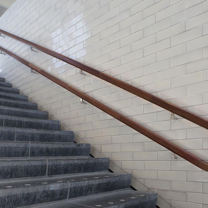 Trapleuning Muirapiranga Station Holendrecht