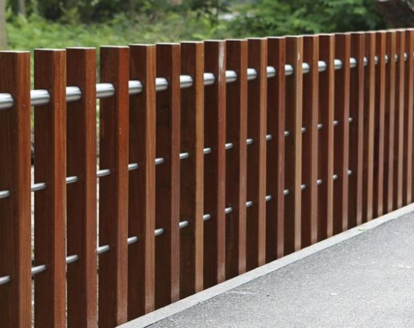 Nicolaasbrug Houten Reling met Cumaru Hardhout