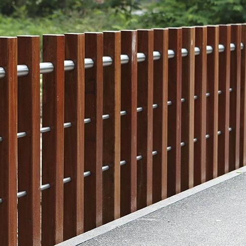 Nicolaasbrug Houten Reling met Cumaru Hardhout