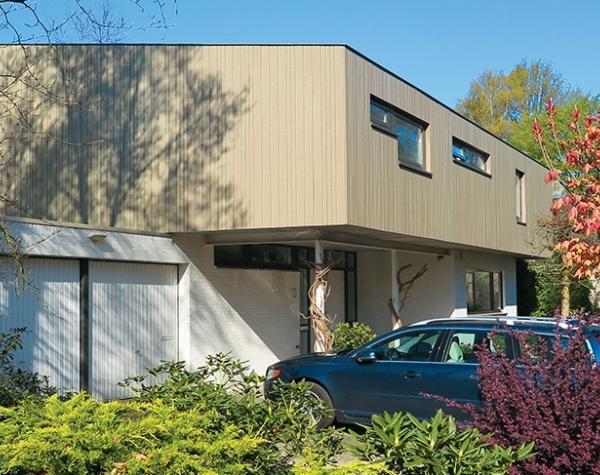 Gevelbekleding bij St. Michielsgestel met Basralocus hardhout, uiteraard 100% FSC hout.