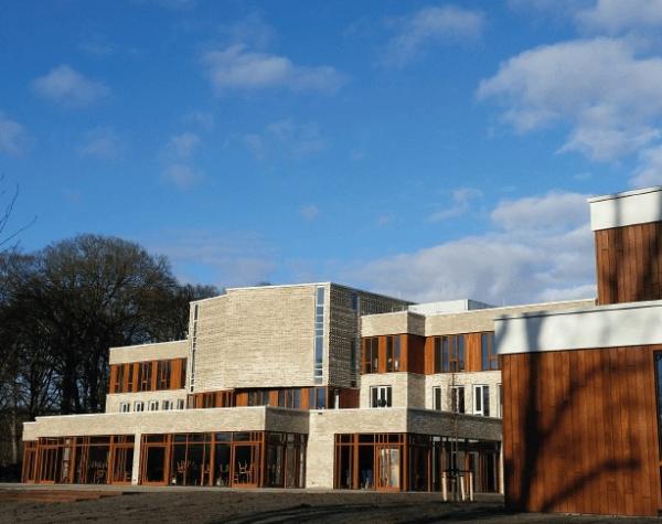 Hydepark gevel en kozijnen van hardhout