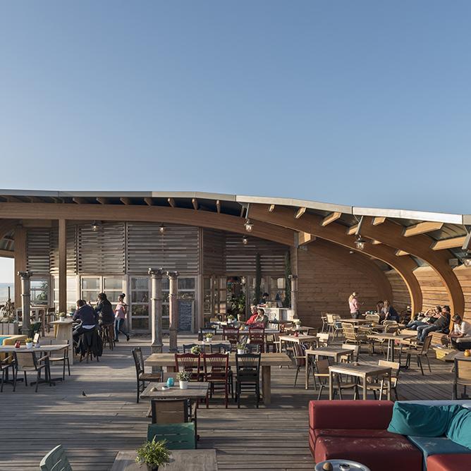 Hardhout strandpaviljoen San Blas