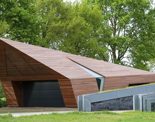 hardhouten dakbedekking en gevel