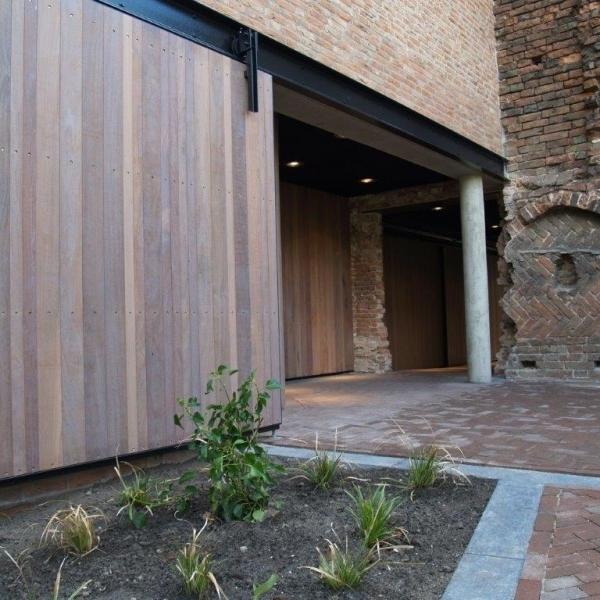 Gevelbekleding van Cumaru hardhout in Harderwijk