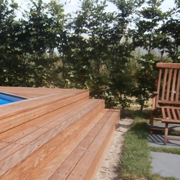 Treppe und Deck Schwimmbad aus FSC Hartholz