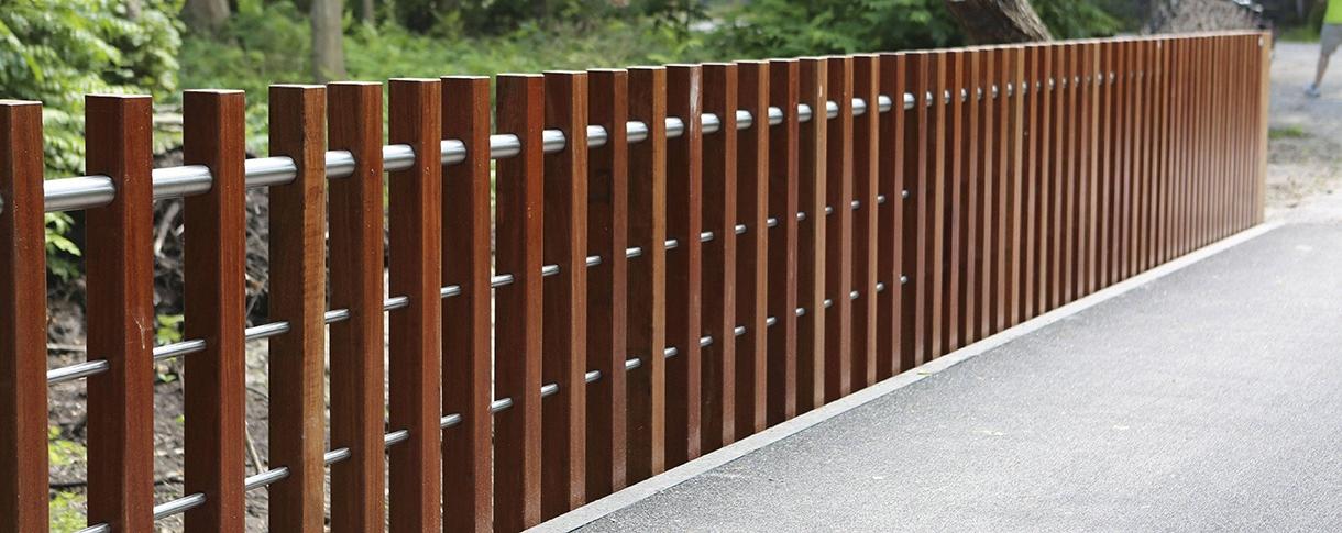Nicolaasbrug wooden bridge railing (The Netherlands)