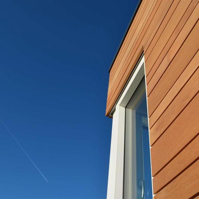 Detail gevelbekleding Louro Gamela hout