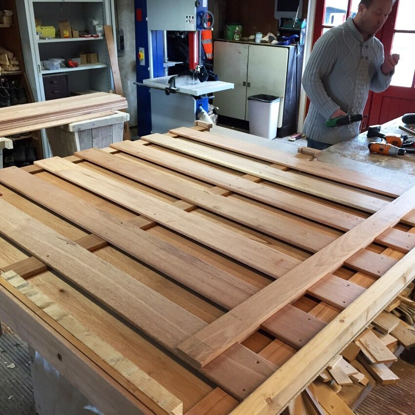 100% FSC Hardwood timber screens